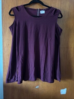 Glitz Plum Cold-Shoulder Tank Top